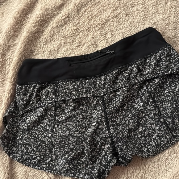 Lululemon Athletica Grey White Speed Short Size 4 - Picture 5 of 5